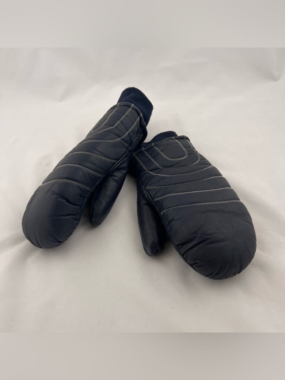 Hestra Valdres vintage Black Quilted Leather Mittens unisex size M